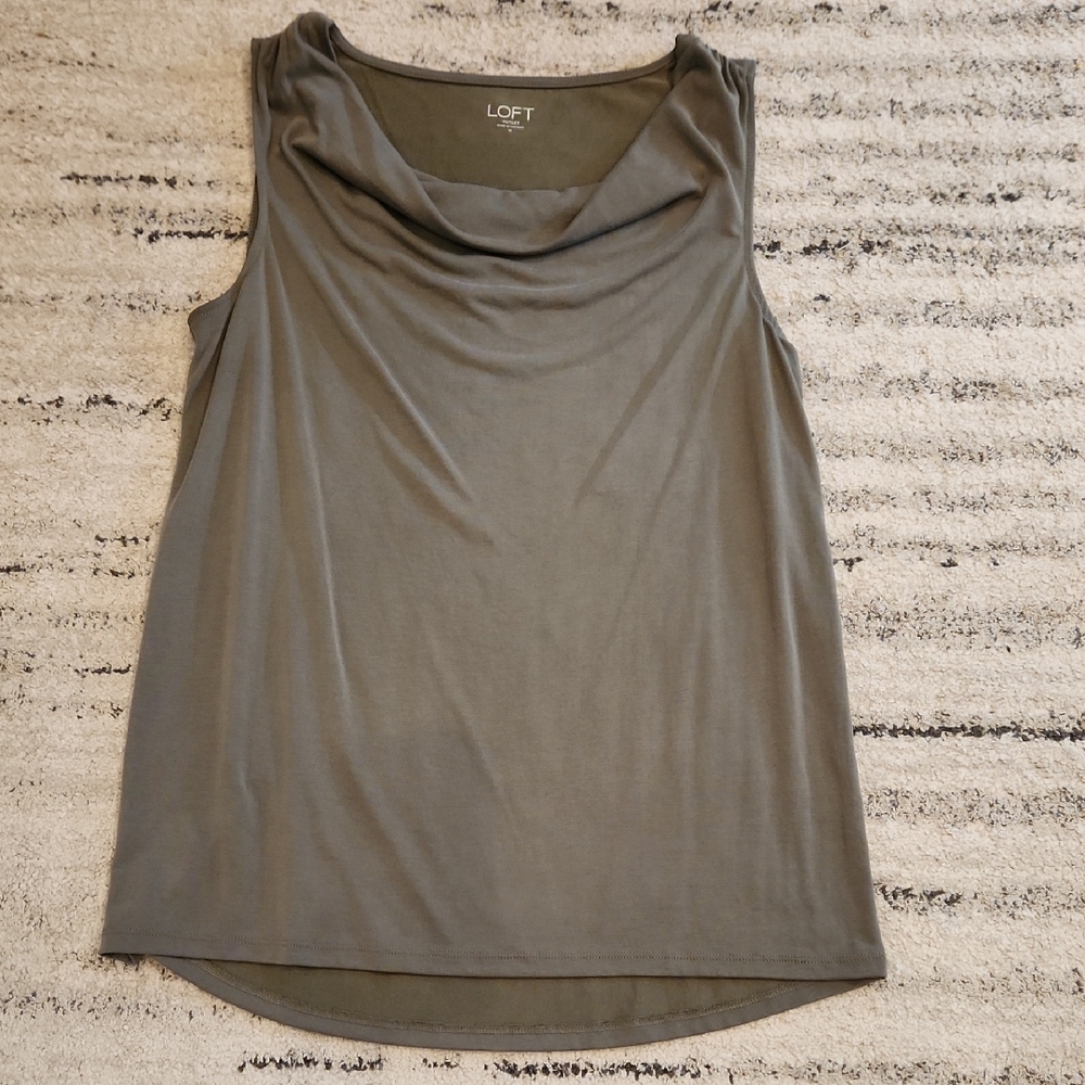 LOFT Olive Green Sleeveless Blouse Size Medium